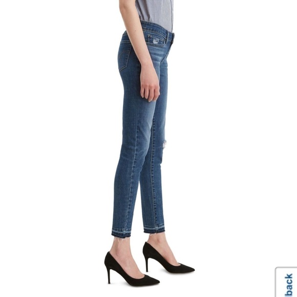 Levi’s Medium Wash 711 Skinny Distressed Jeans - Picture 2 of 10